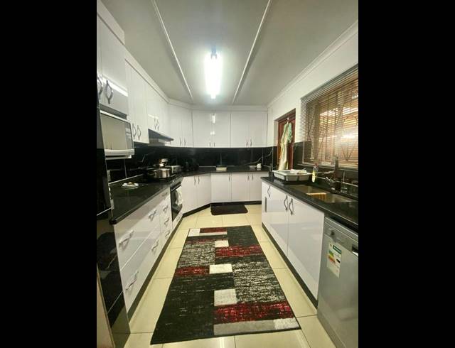 4 BEDROOM HOUSE FOR SALE IN ORIENT HEIGHTS